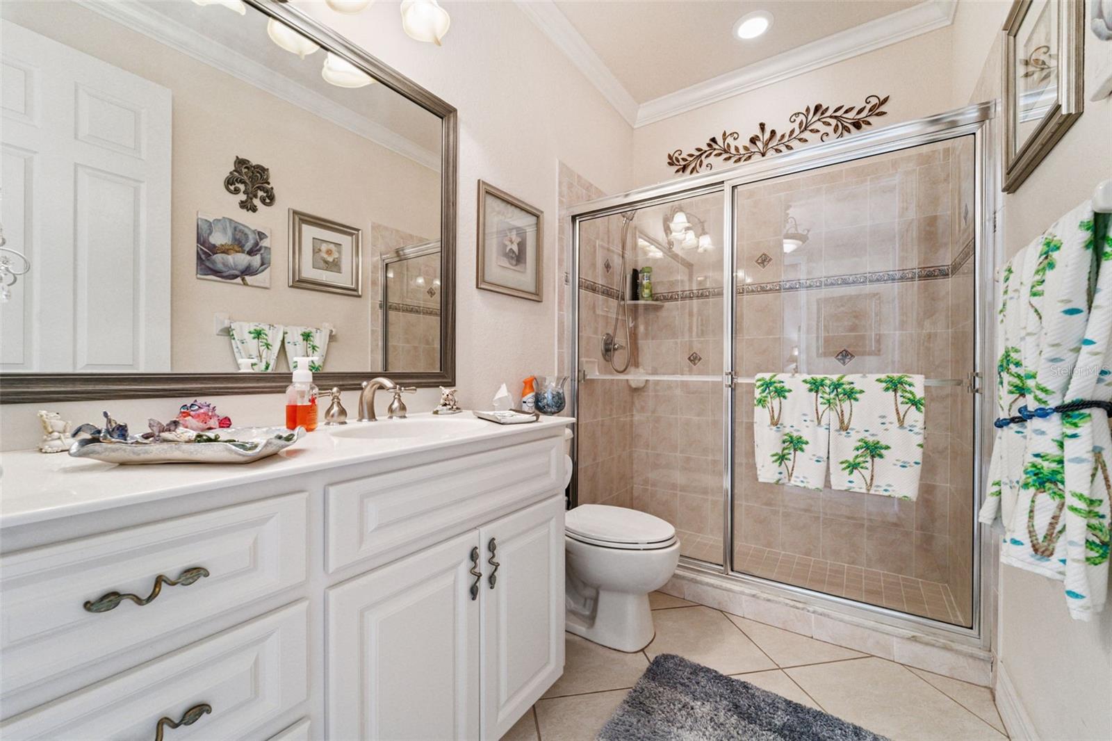 Listing photo id 17 for 4375 Caliquen Drive