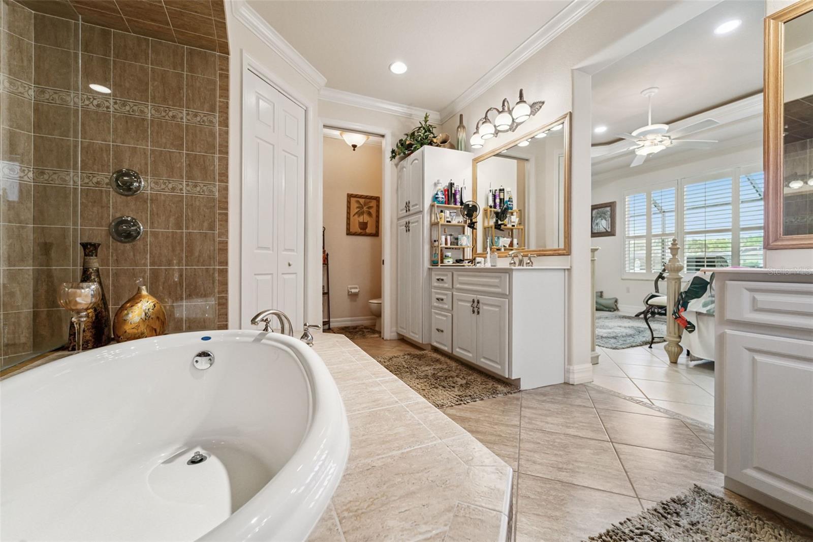 Listing photo id 20 for 4375 Caliquen Drive
