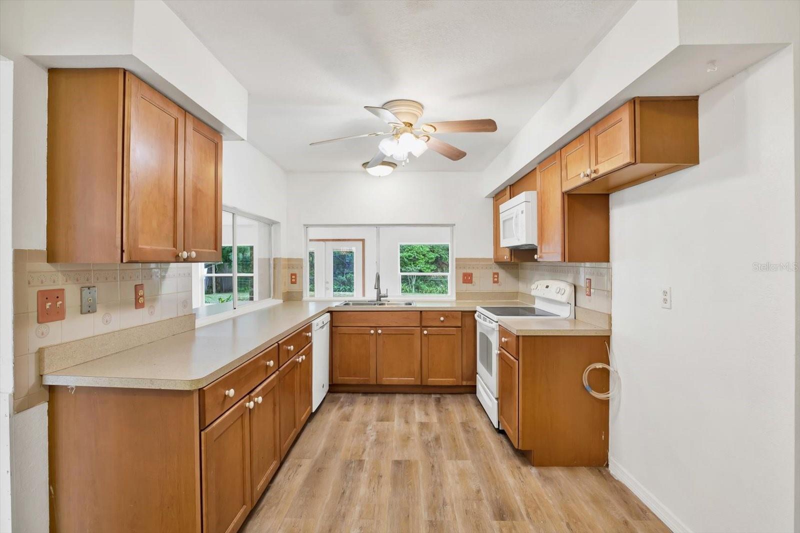 Image 12 of 34 For 6288 Airmont Drive