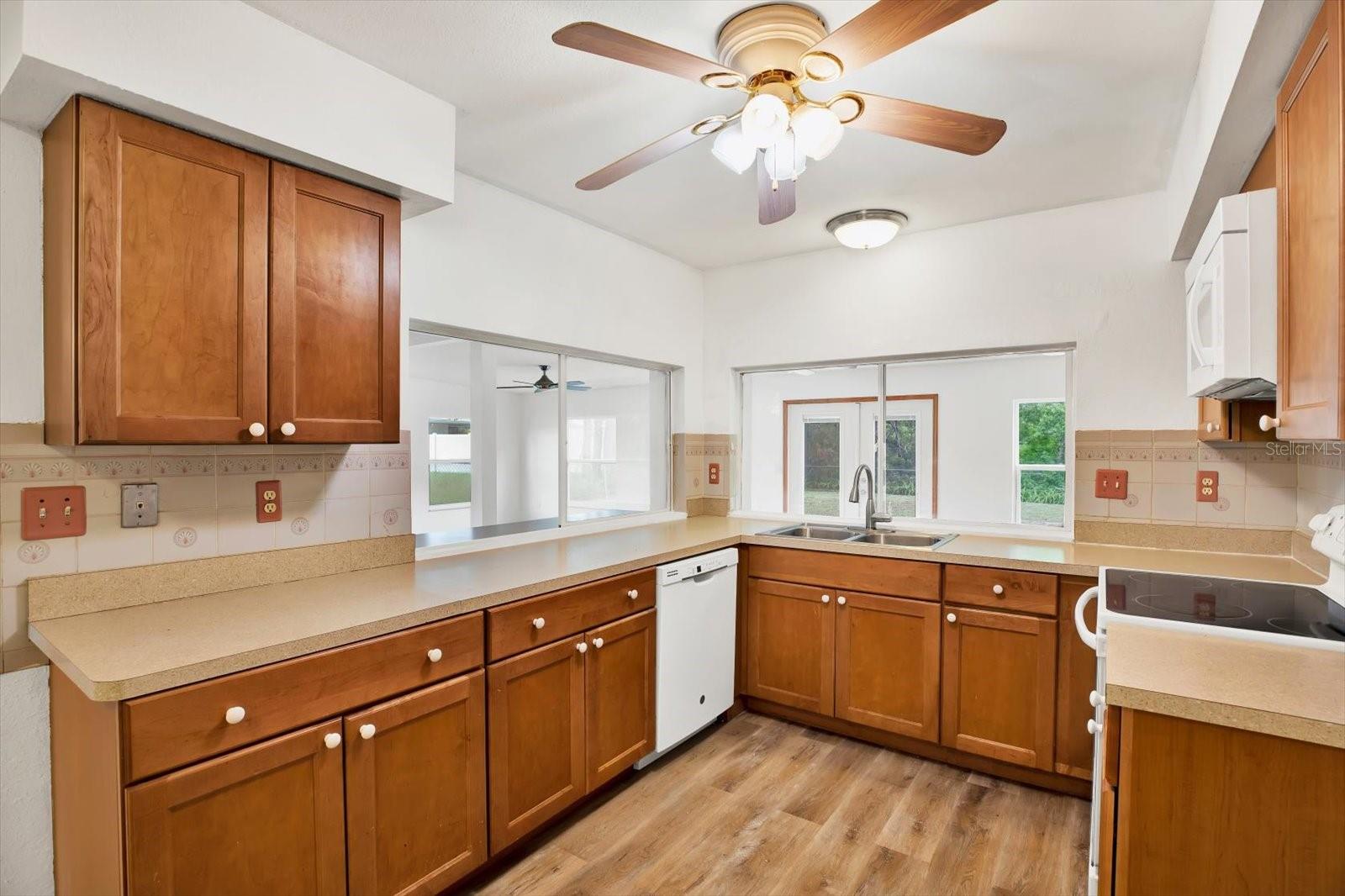 Image 13 of 34 For 6288 Airmont Drive