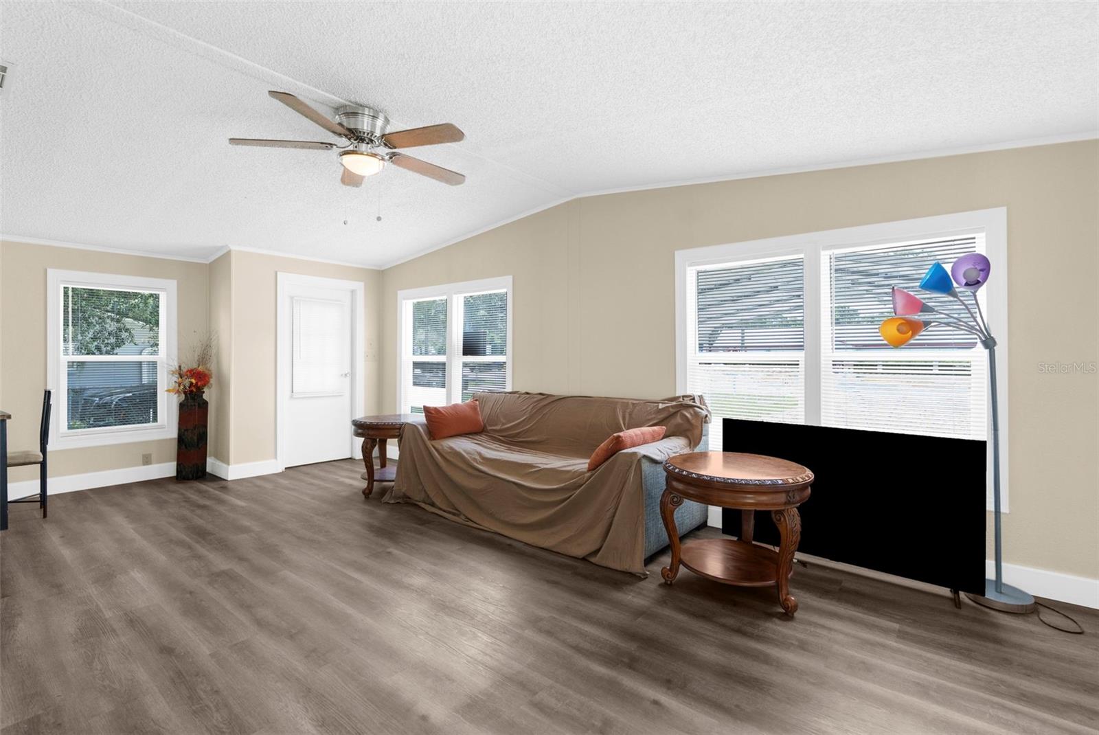 Image 7 of 26 For 9725 Dick Street