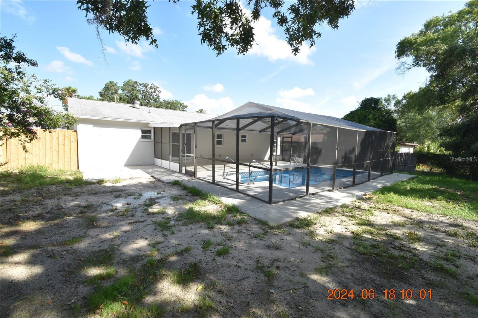 Image 14 of 60 For 11065 Linden Drive