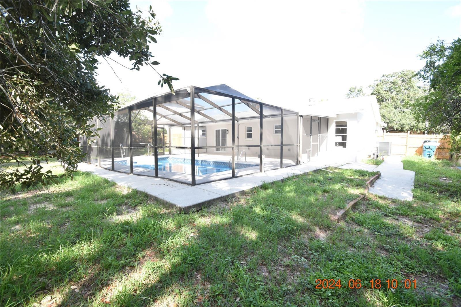 Image 15 of 60 For 11065 Linden Drive