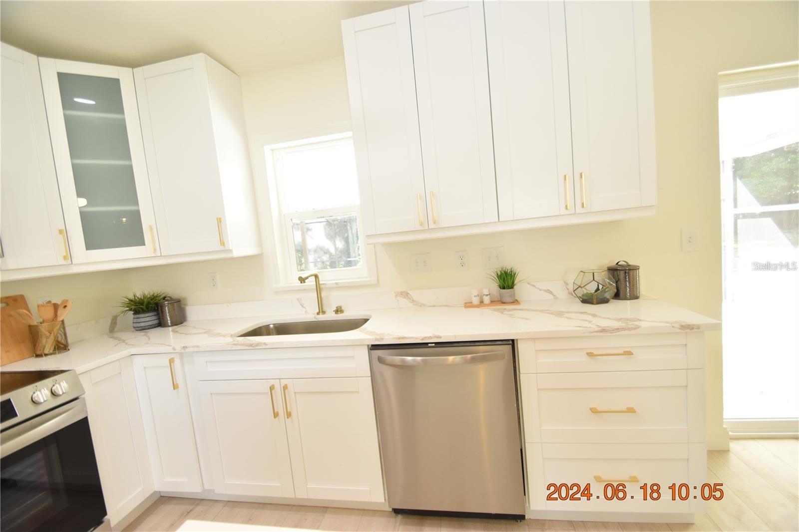 Image 28 of 60 For 11065 Linden Drive