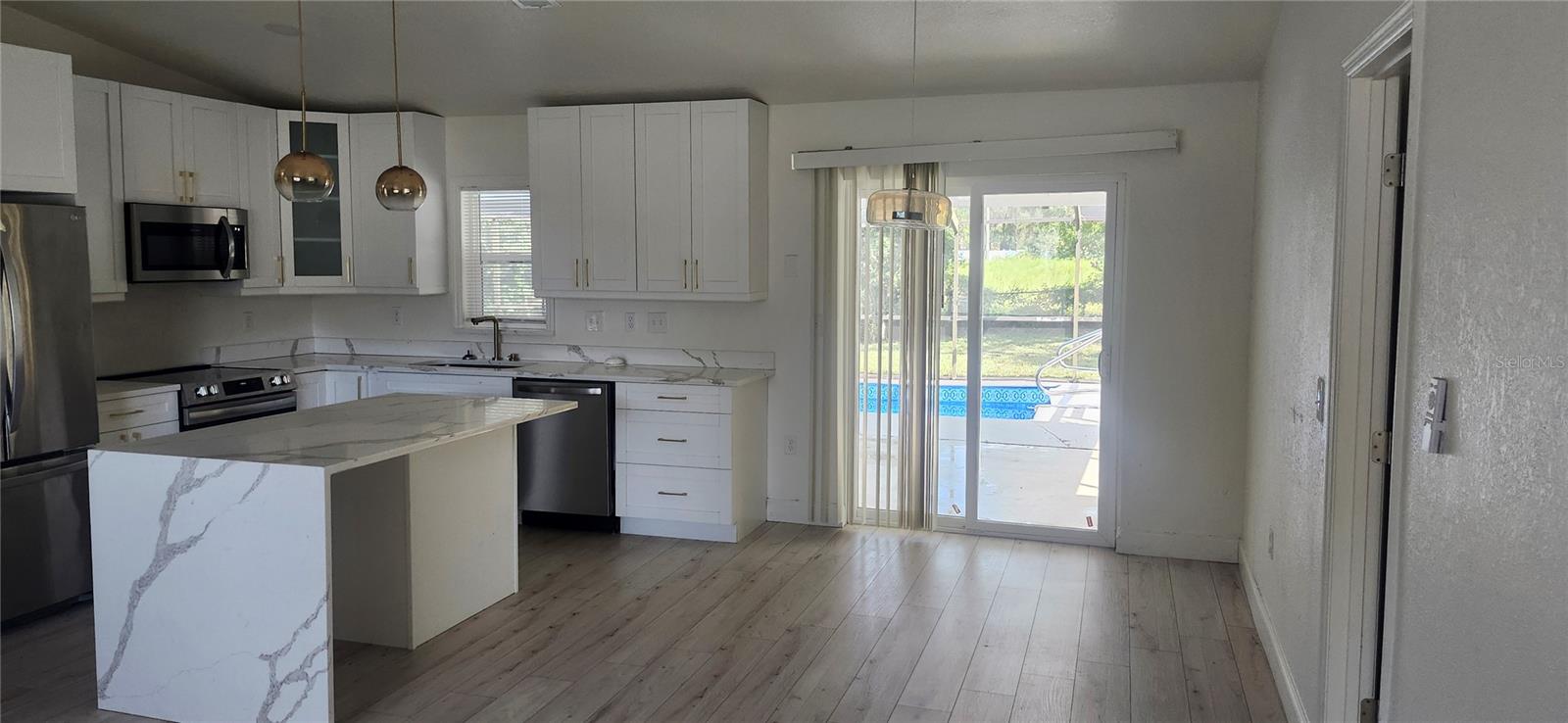 Image 36 of 60 For 11065 Linden Drive