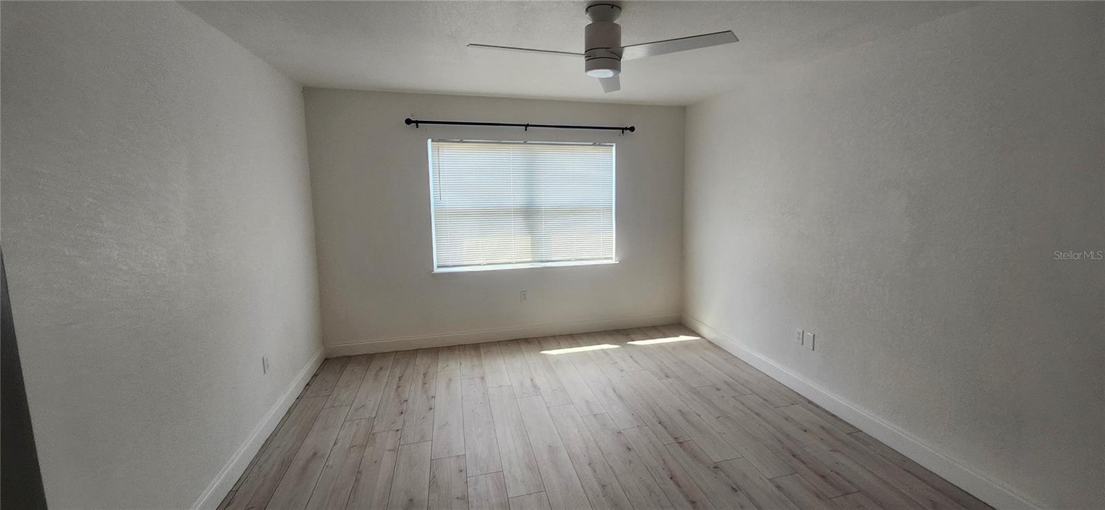 Image 53 of 60 For 11065 Linden Drive