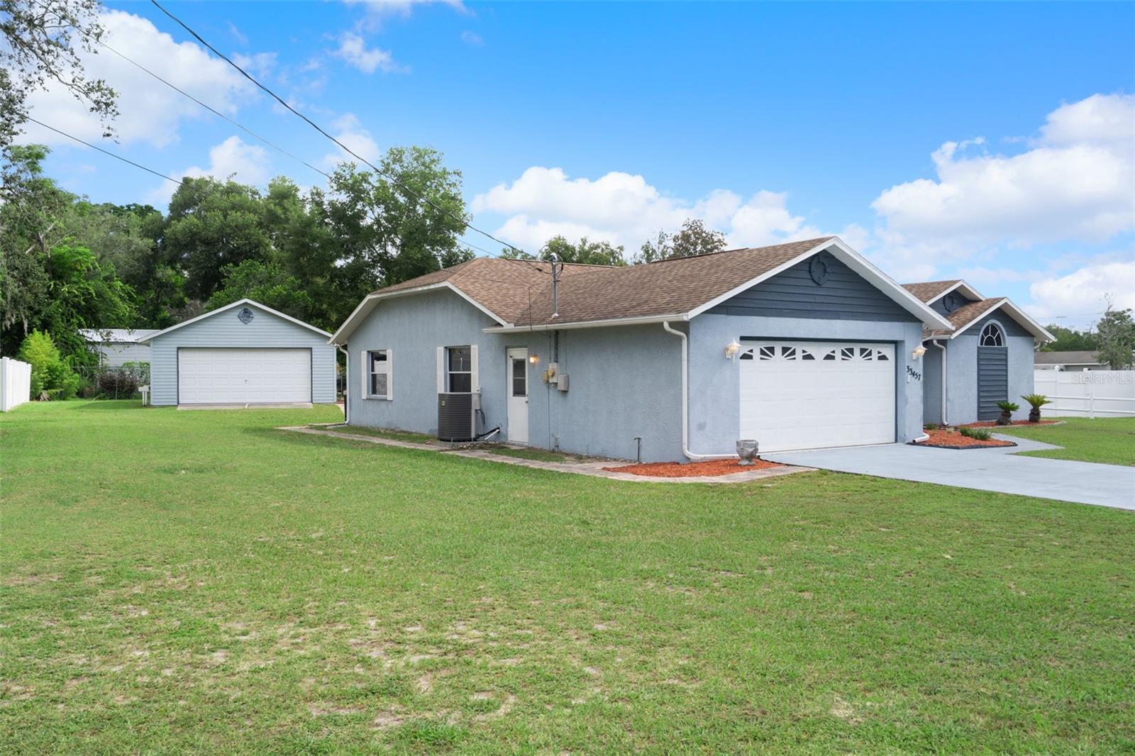 Listing photo id 8 for 33457 Westwood Drive