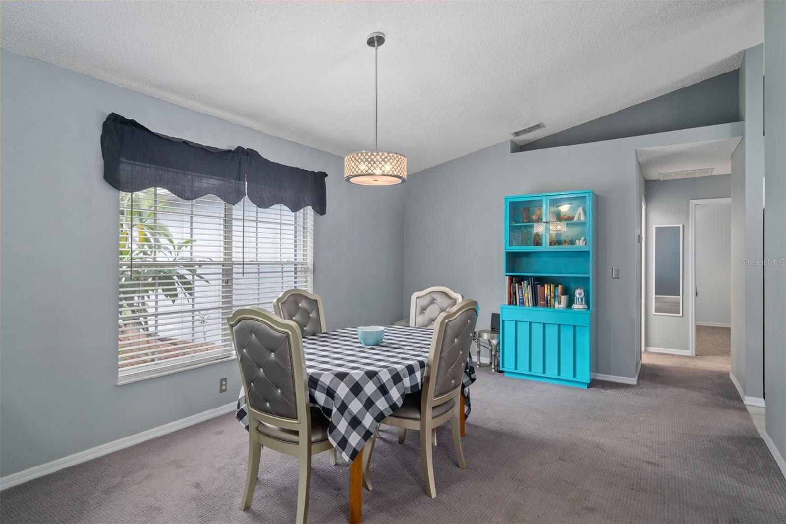 Listing photo id 15 for 33457 Westwood Drive
