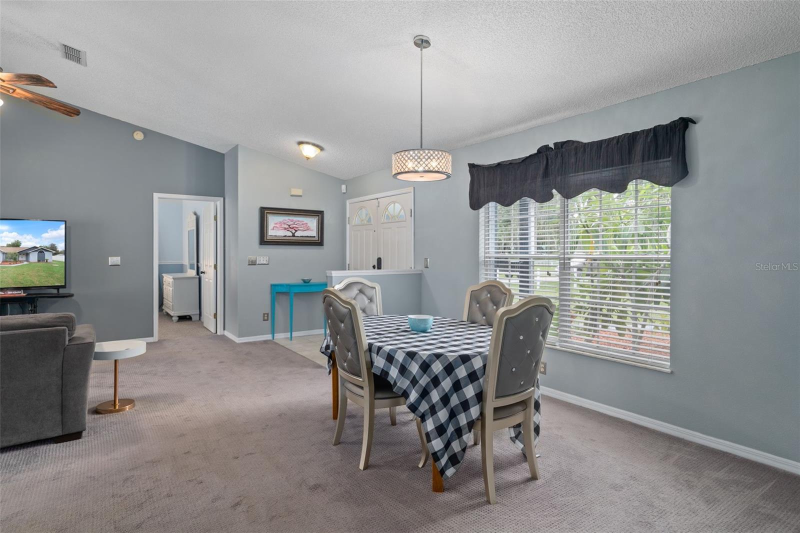Listing photo id 16 for 33457 Westwood Drive
