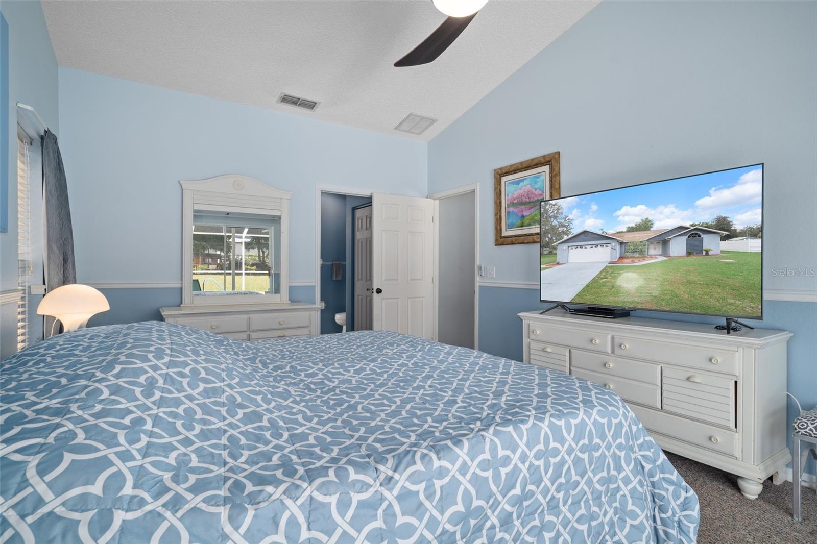 Listing photo id 22 for 33457 Westwood Drive