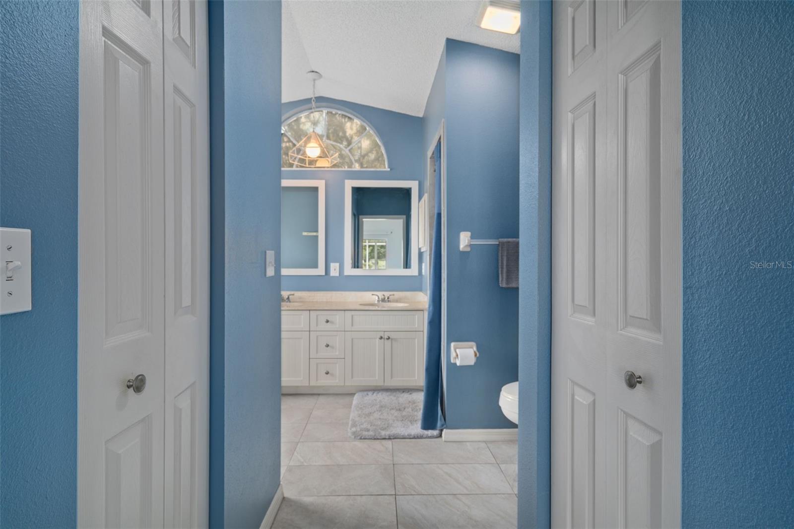 Listing photo id 23 for 33457 Westwood Drive