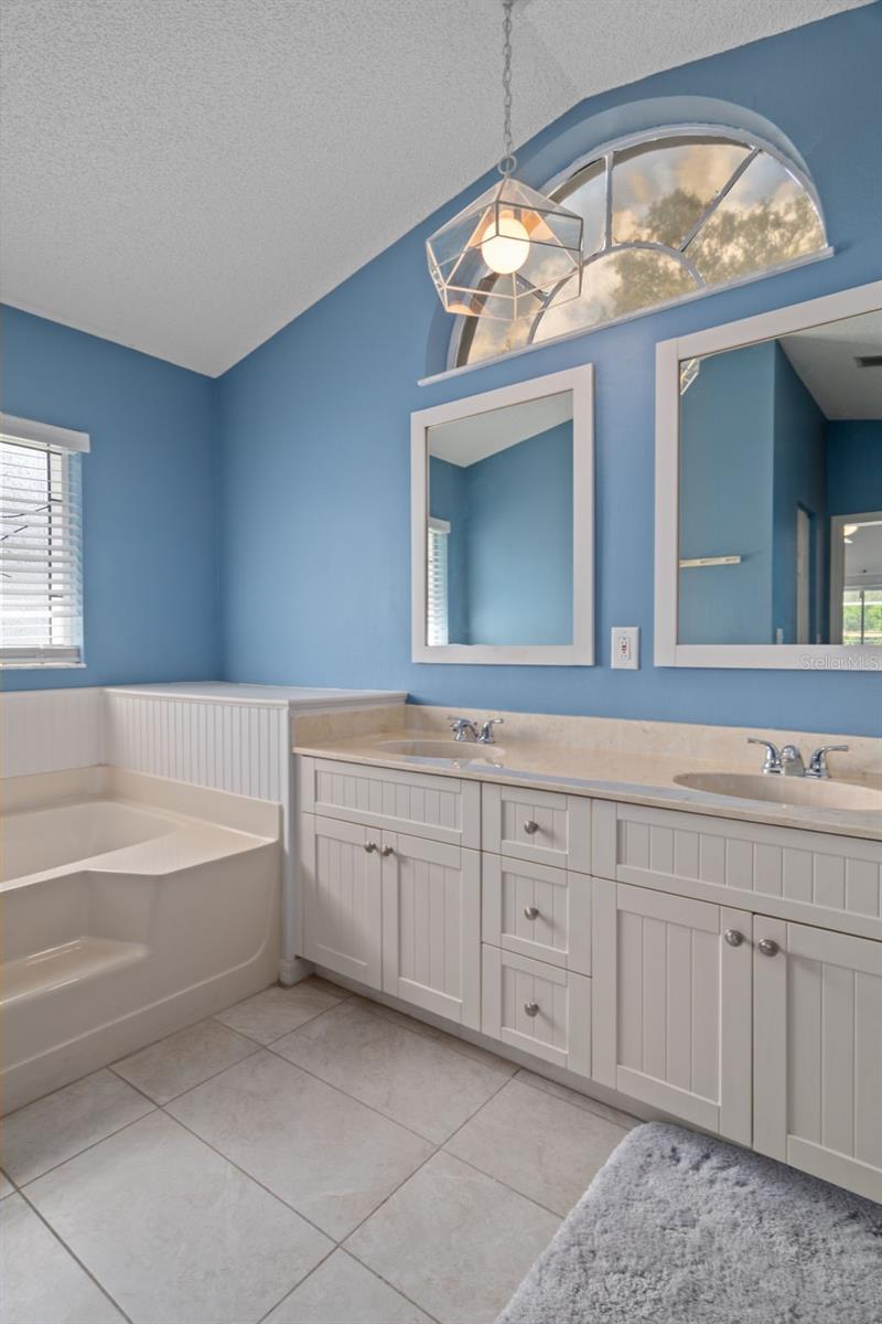 Listing photo id 24 for 33457 Westwood Drive