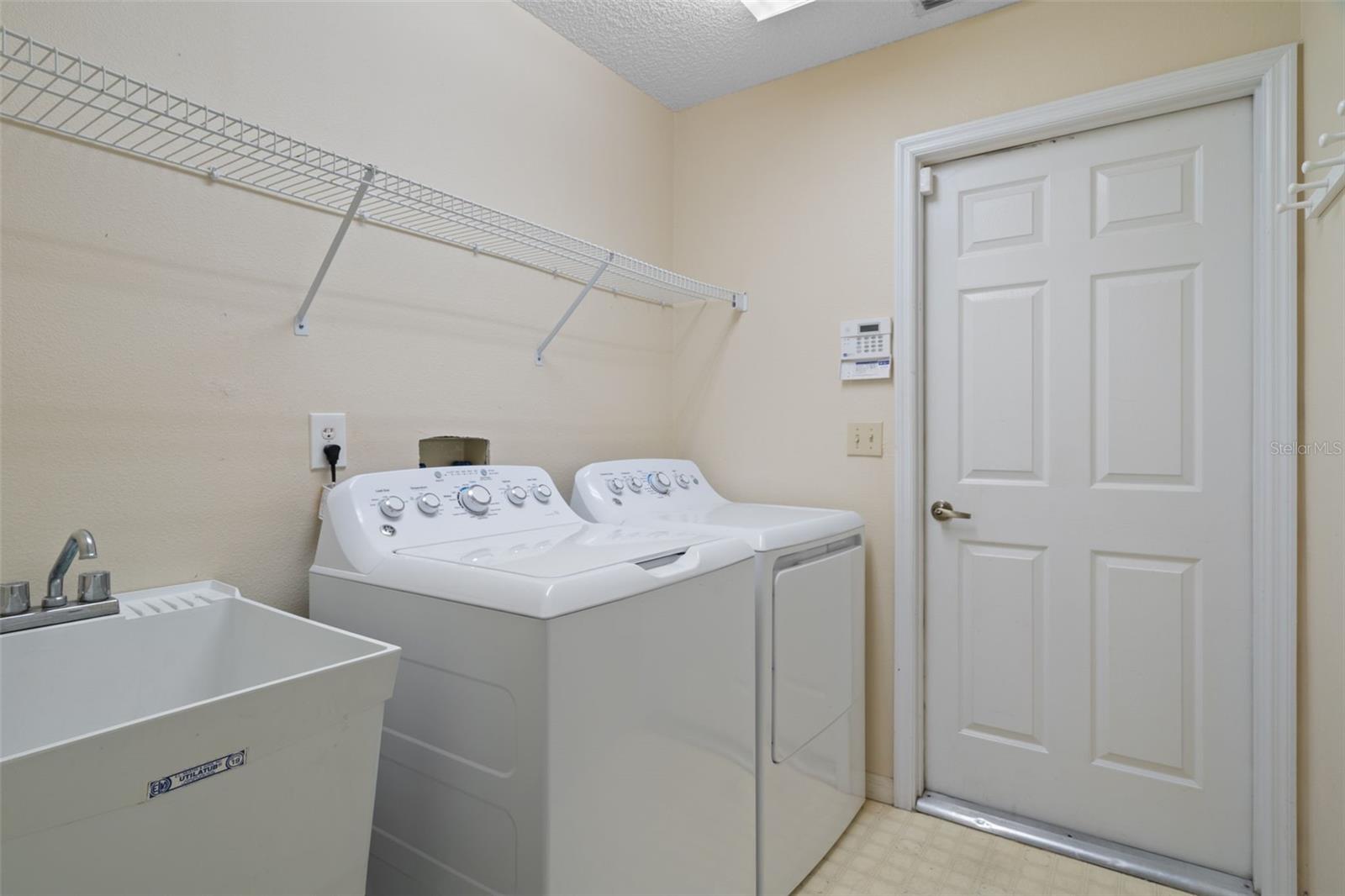 Listing photo id 39 for 33457 Westwood Drive