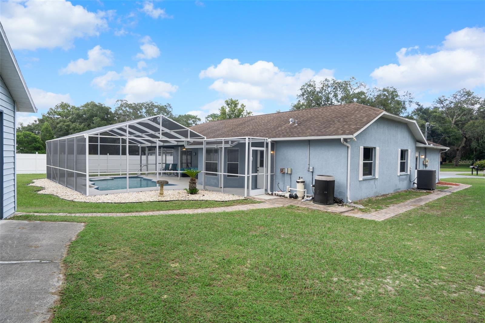 Listing photo id 48 for 33457 Westwood Drive