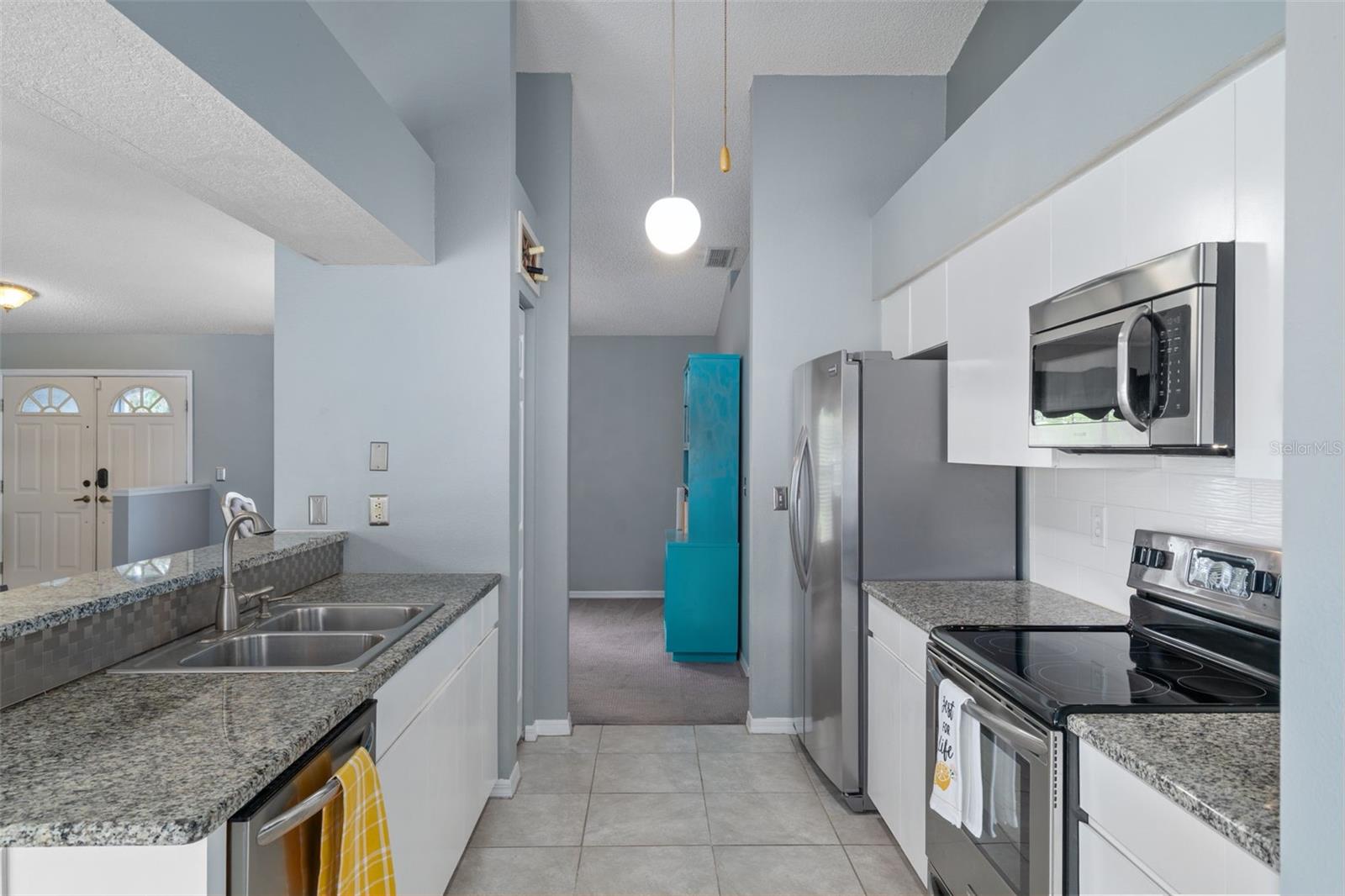 Listing photo id 4 for 33457 Westwood Drive