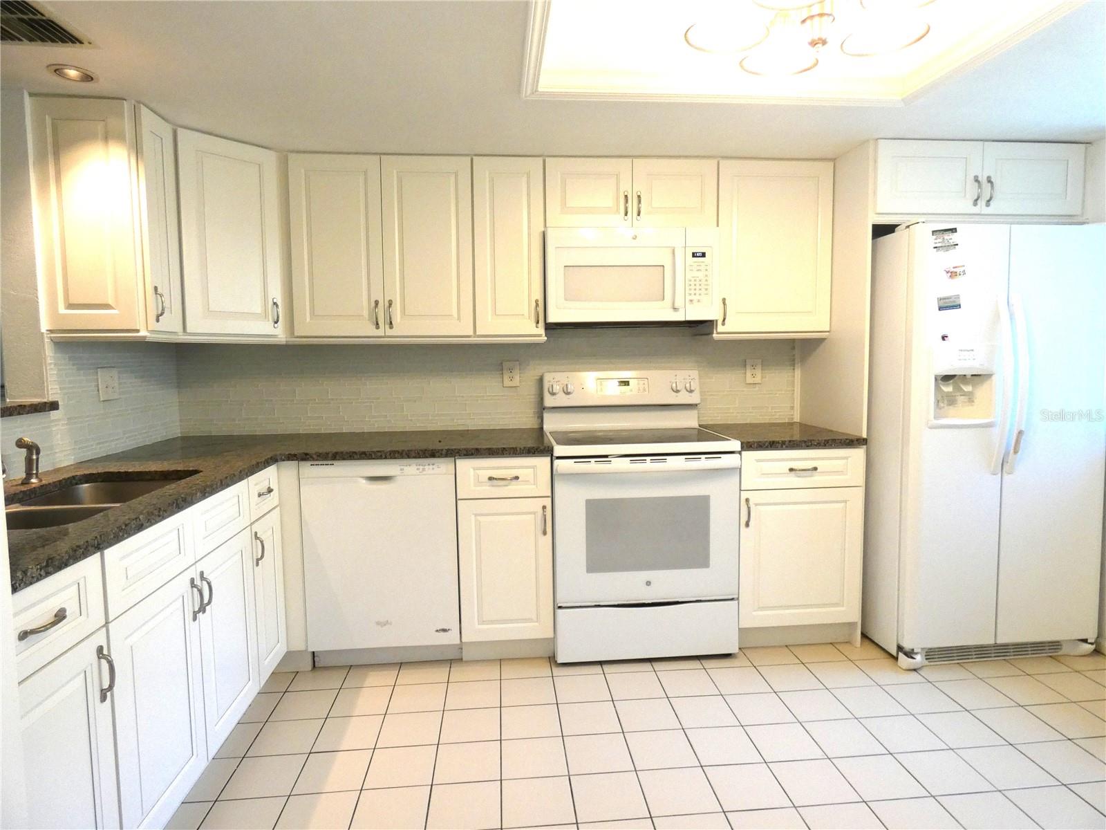 Image 10 of 33 For 11231 Dollar Lake Drive 6