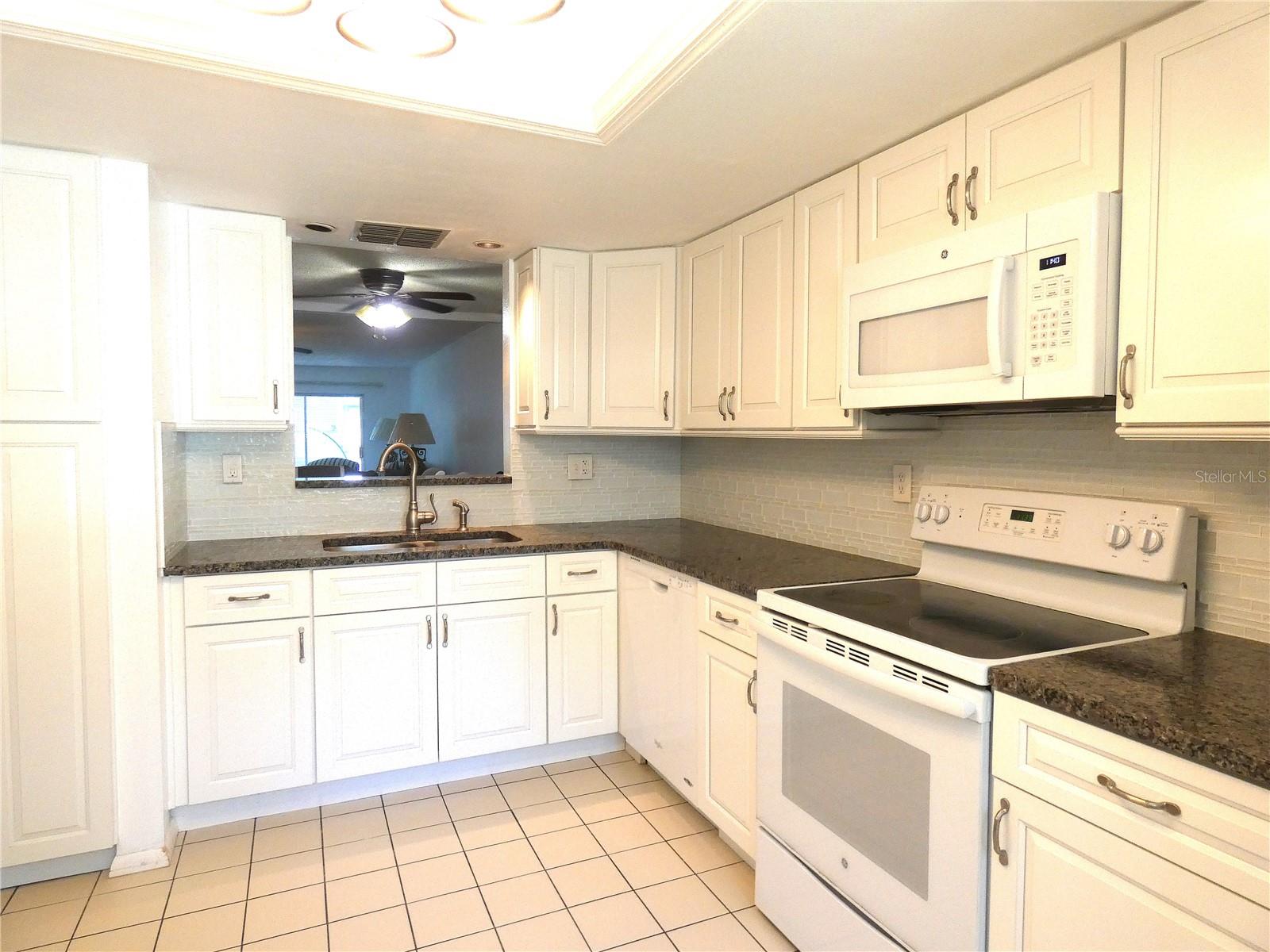 Image 11 of 33 For 11231 Dollar Lake Drive 6