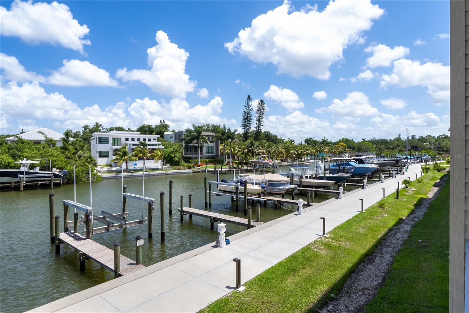 Image 13 of 31 For 1709 Tamiami Trail 211