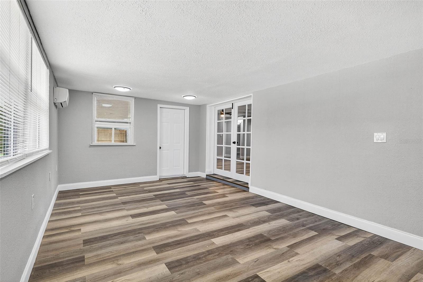 Image 13 of 30 For 6965 21st Street N