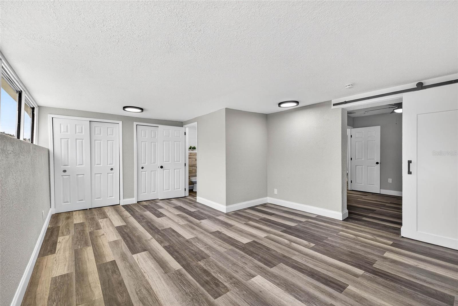 Image 21 of 30 For 6965 21st Street N