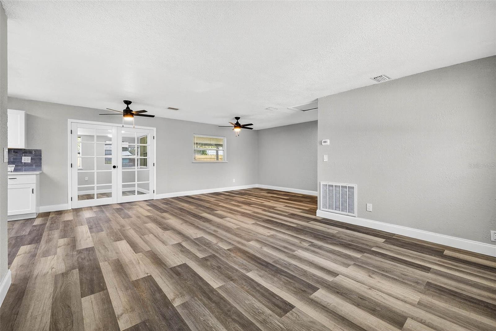 Image 3 of 30 For 6965 21st Street N