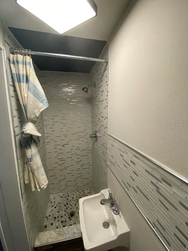 Image 10 of 18 For 6220 Glenwood Drive