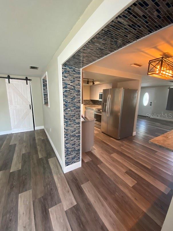 Image 4 of 18 For 6220 Glenwood Drive
