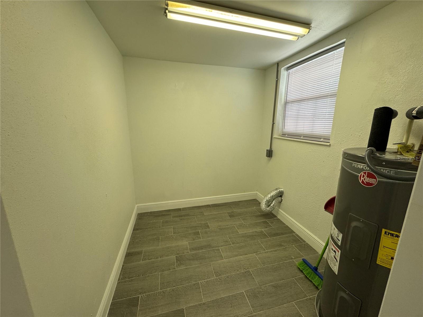 Image 10 of 37 For 7907 Winston Lane