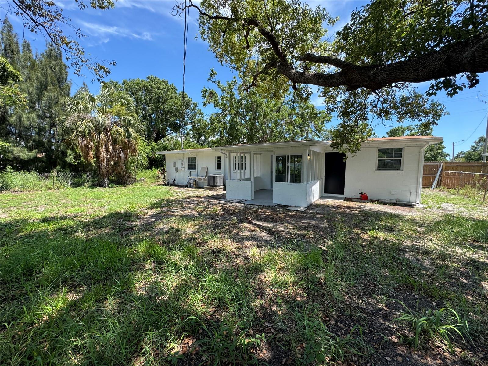 Image 4 of 37 For 7907 Winston Lane