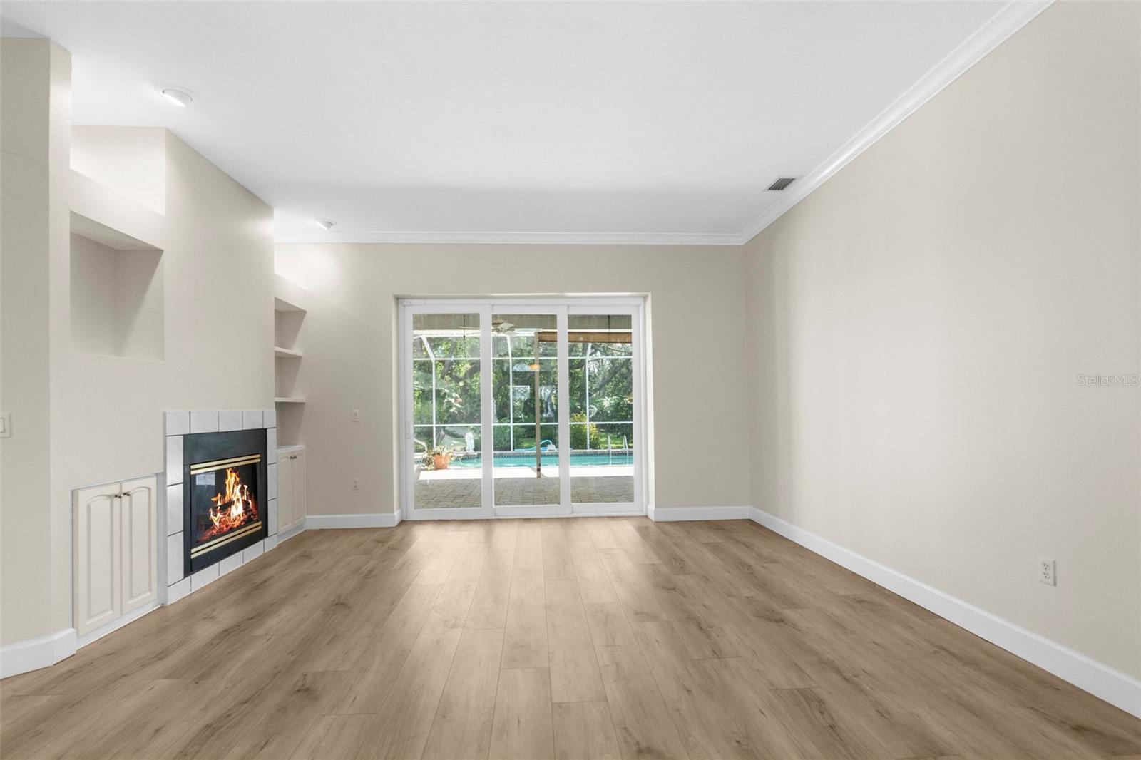 Listing photo id 9 for 14025 Warm Springs Court