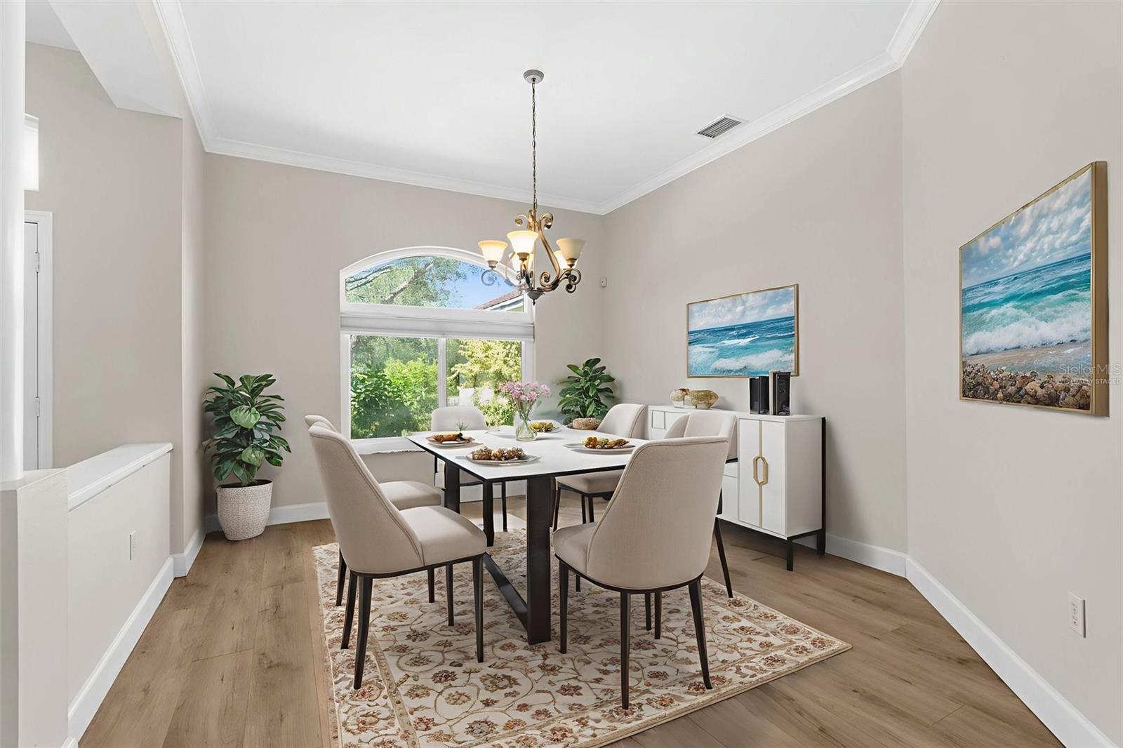 Listing photo id 12 for 14025 Warm Springs Court