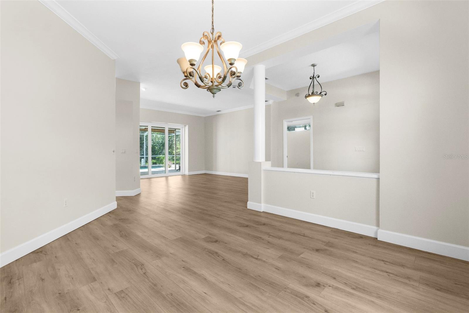 Listing photo id 13 for 14025 Warm Springs Court