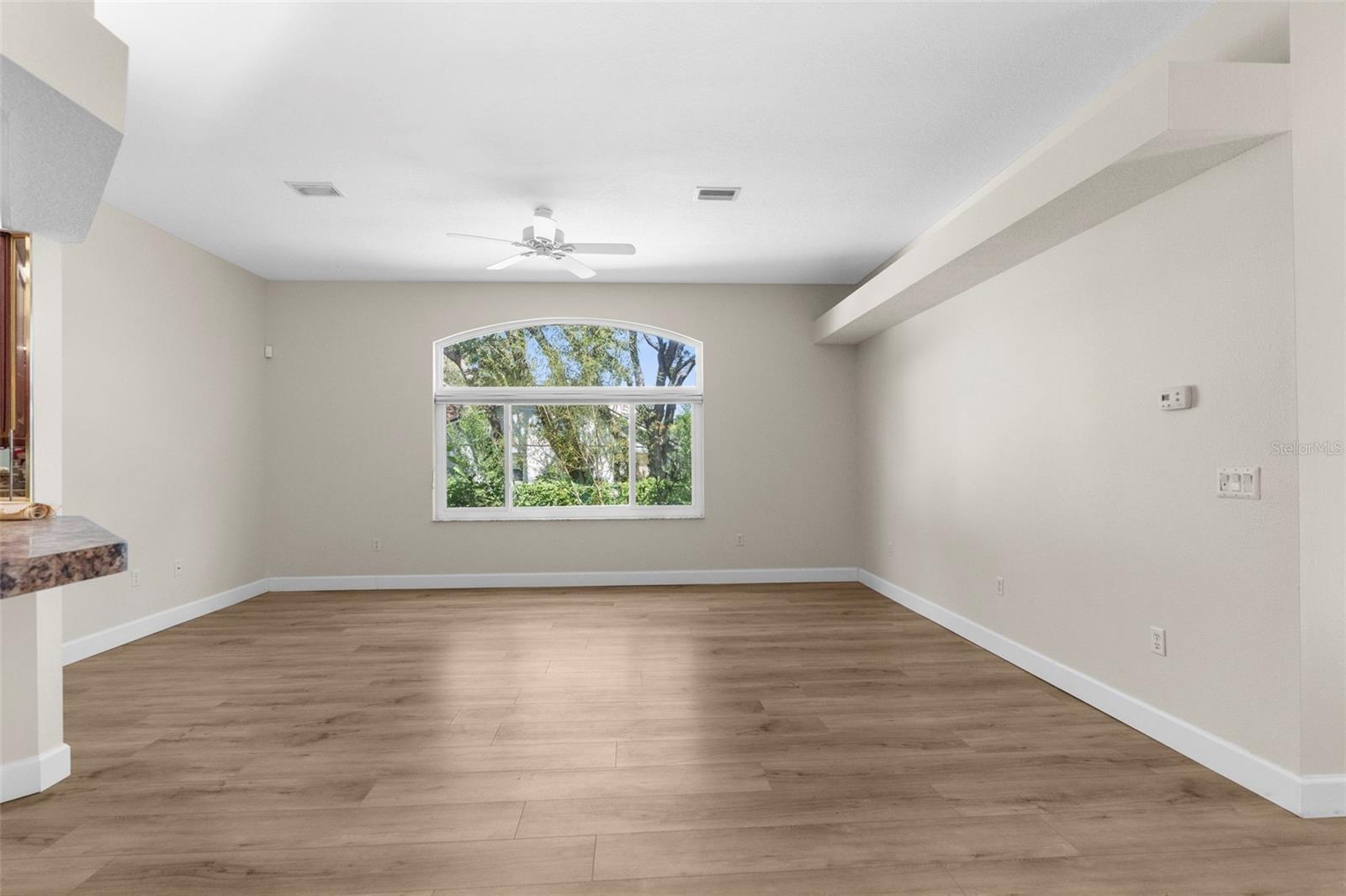 Listing photo id 16 for 14025 Warm Springs Court