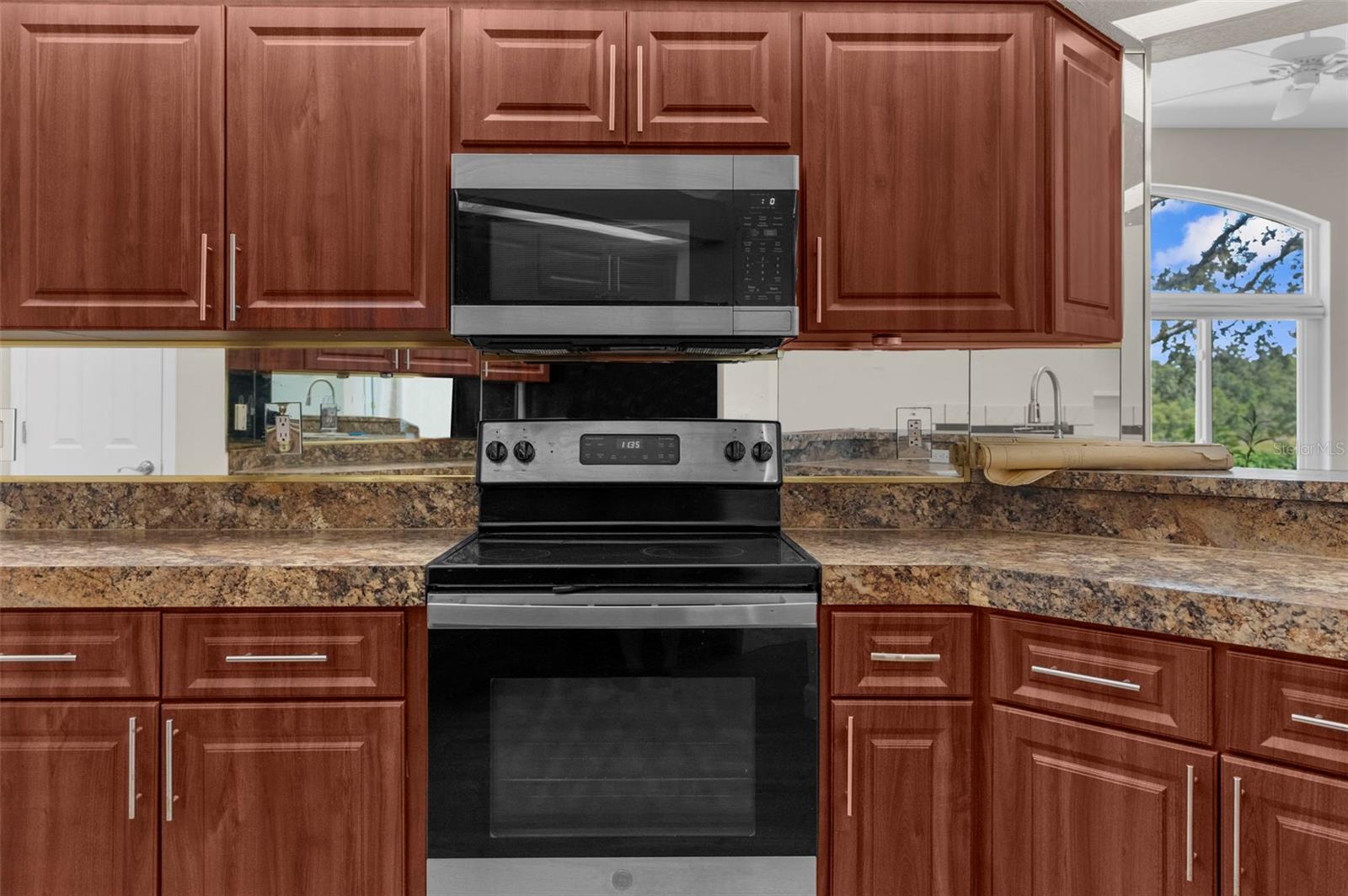 Listing photo id 21 for 14025 Warm Springs Court
