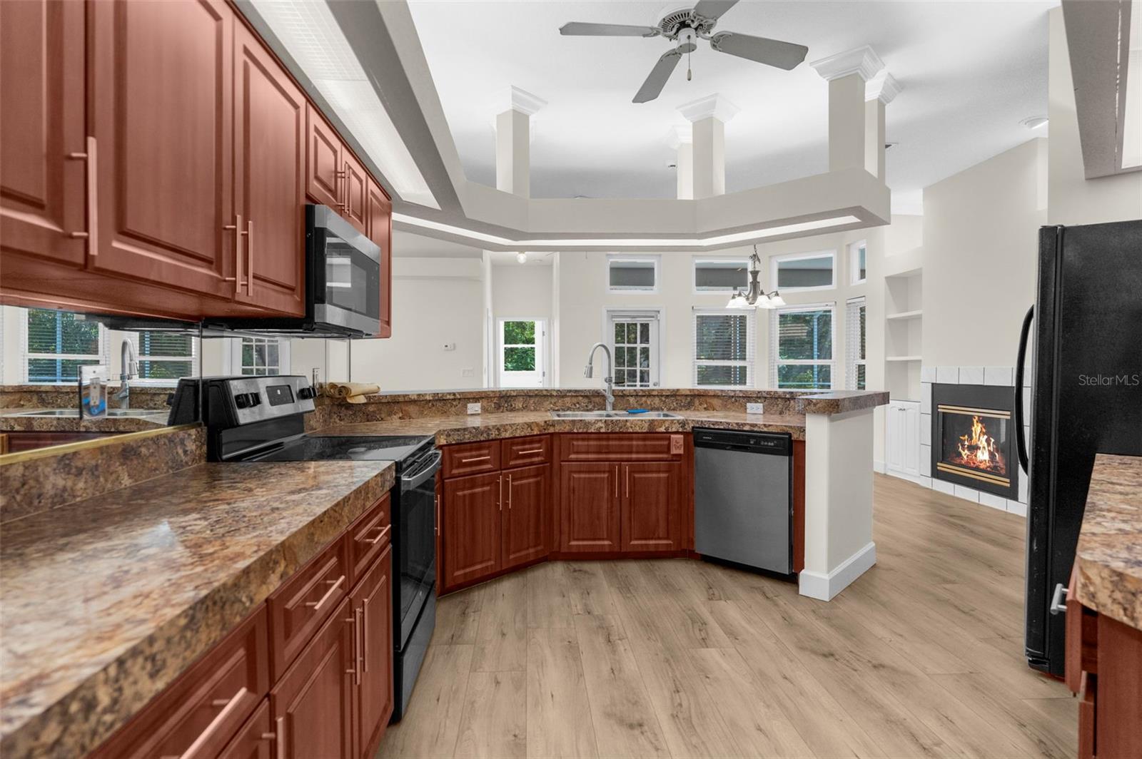 Listing photo id 22 for 14025 Warm Springs Court