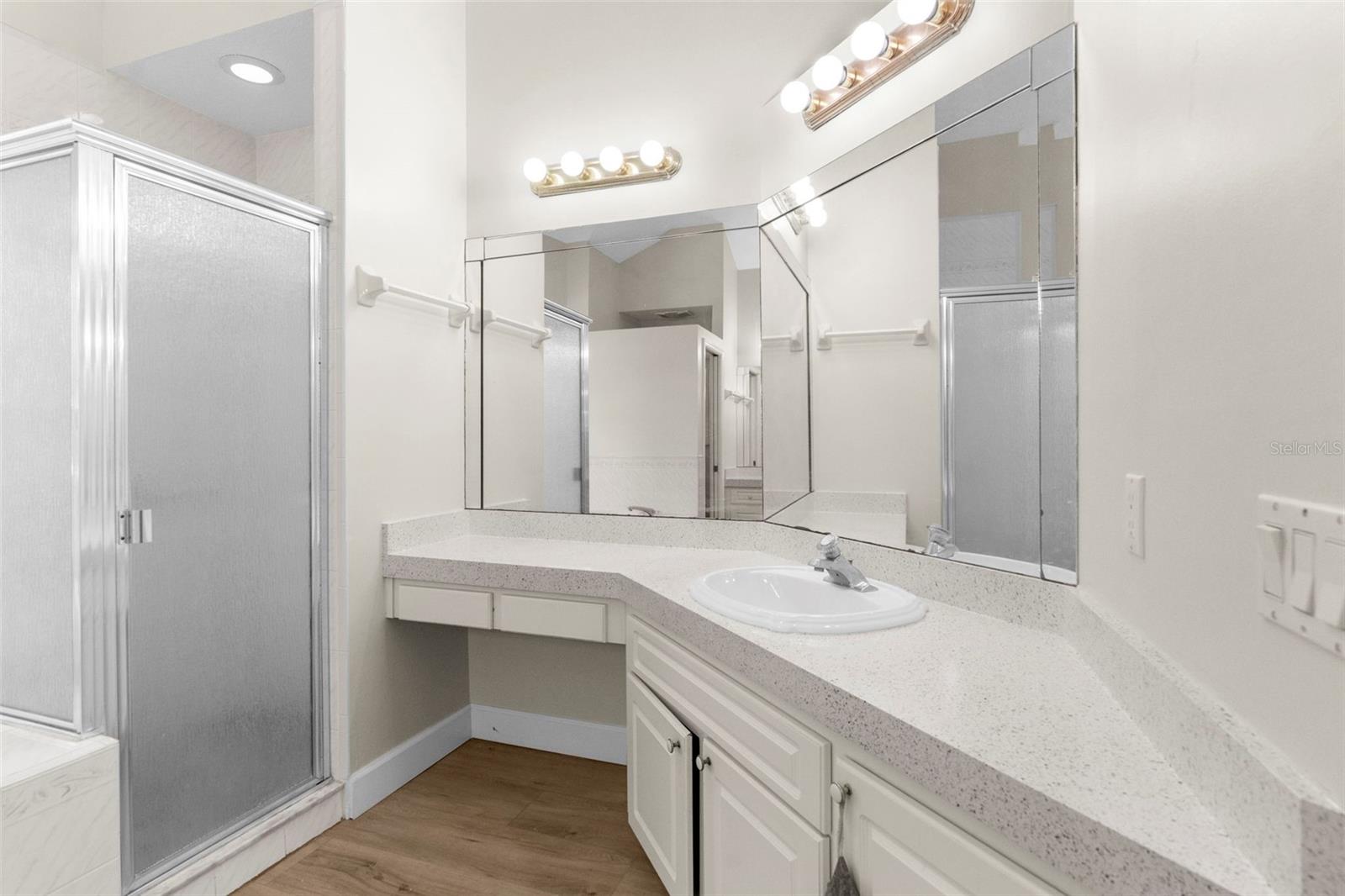 Listing photo id 32 for 14025 Warm Springs Court
