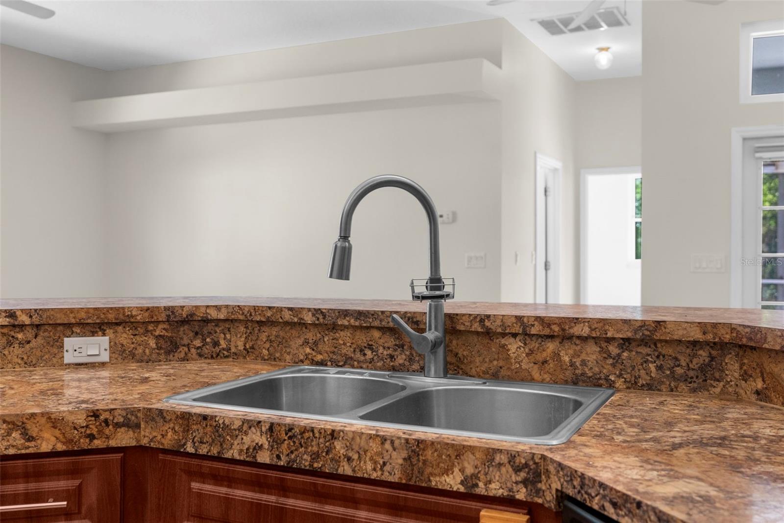 Listing photo id 53 for 14025 Warm Springs Court