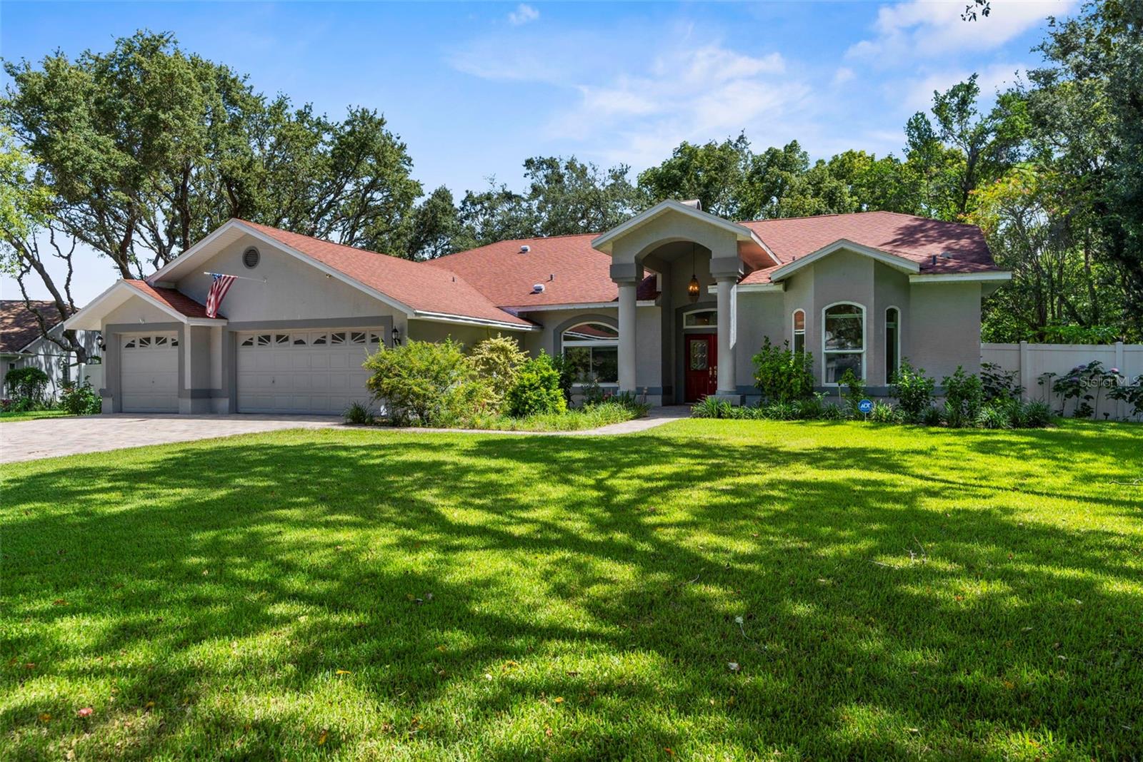 Listing photo id 4 for 14025 Warm Springs Court