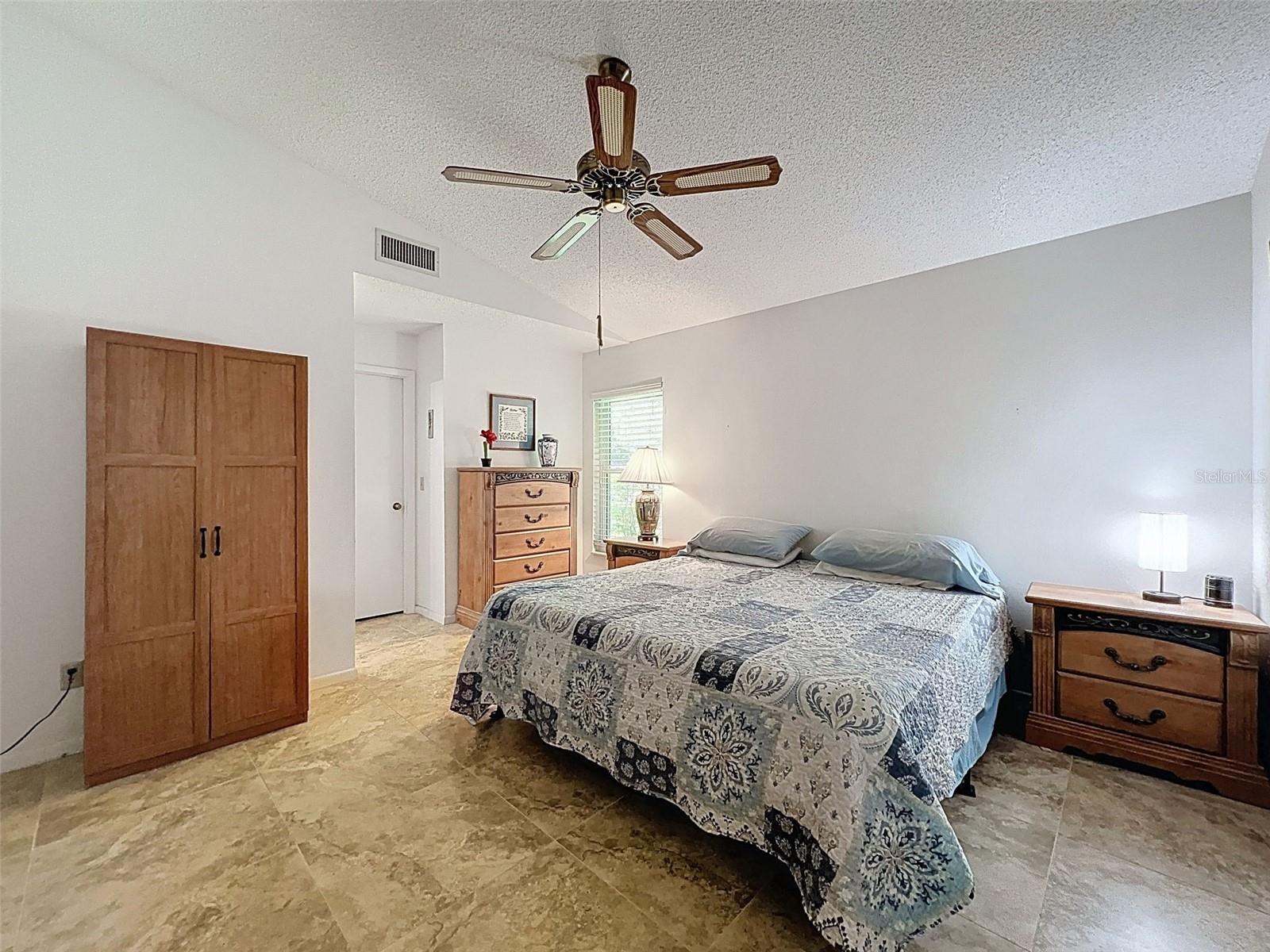 Image 14 of 63 For 11539 Pear Tree Drive