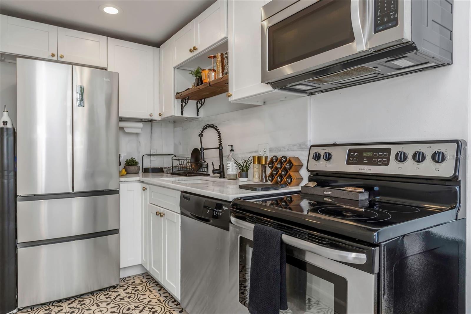 Image 10 of 50 For 2109 Bayshore Boulevard 609