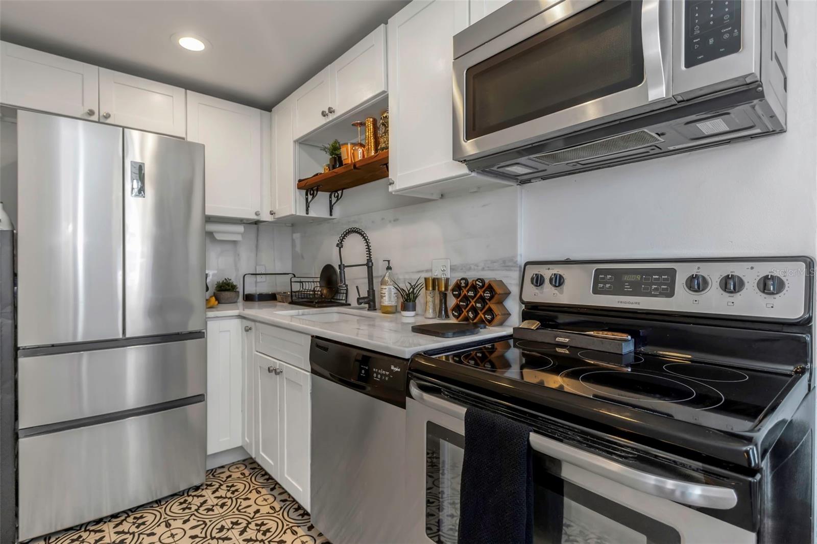 Image 11 of 50 For 2109 Bayshore Boulevard 609