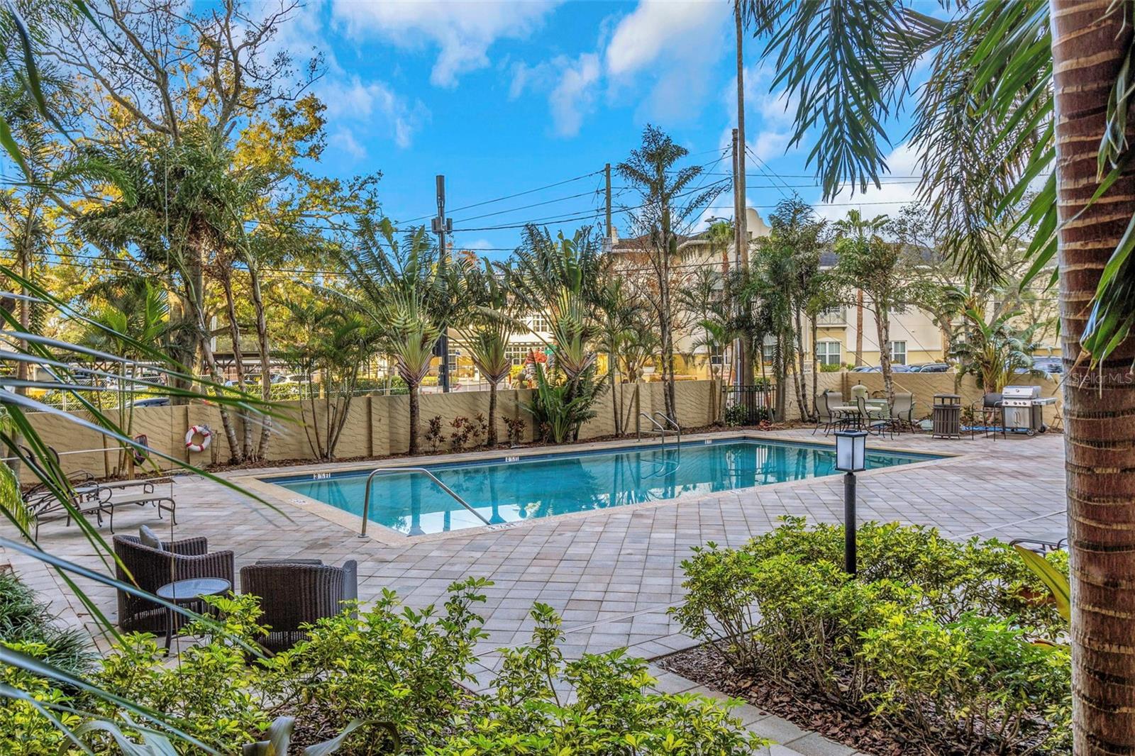 Image 2 of 50 For 2109 Bayshore Boulevard 609