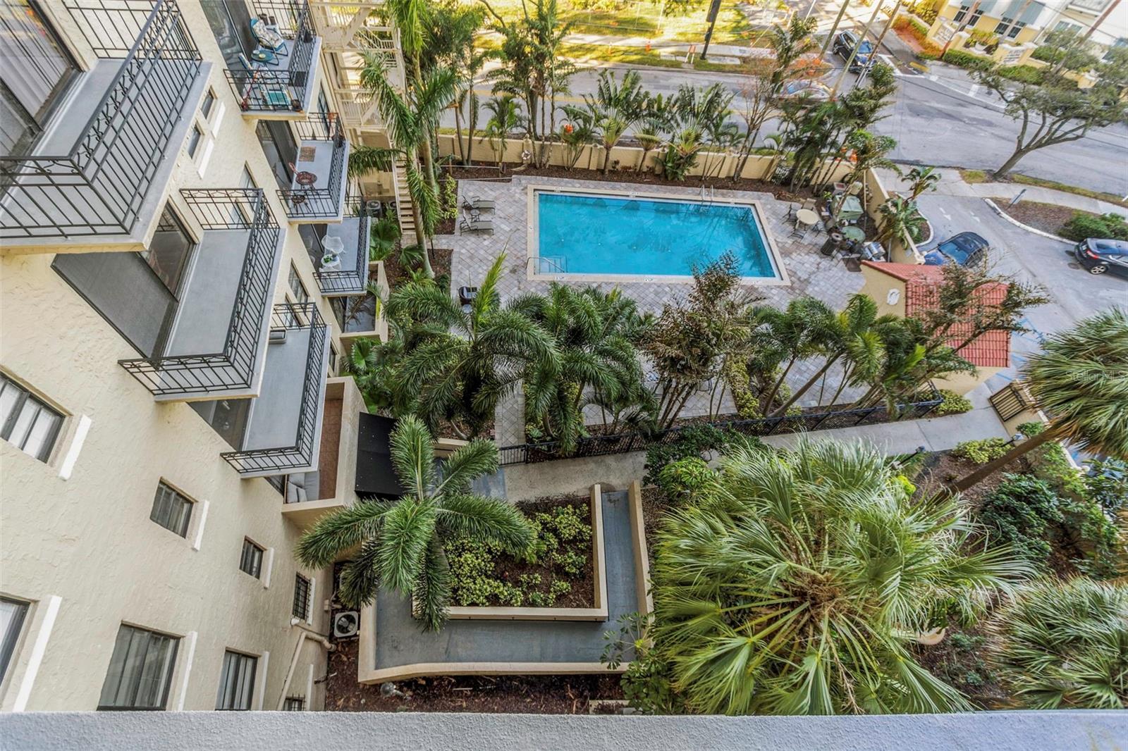 Image 30 of 50 For 2109 Bayshore Boulevard 609