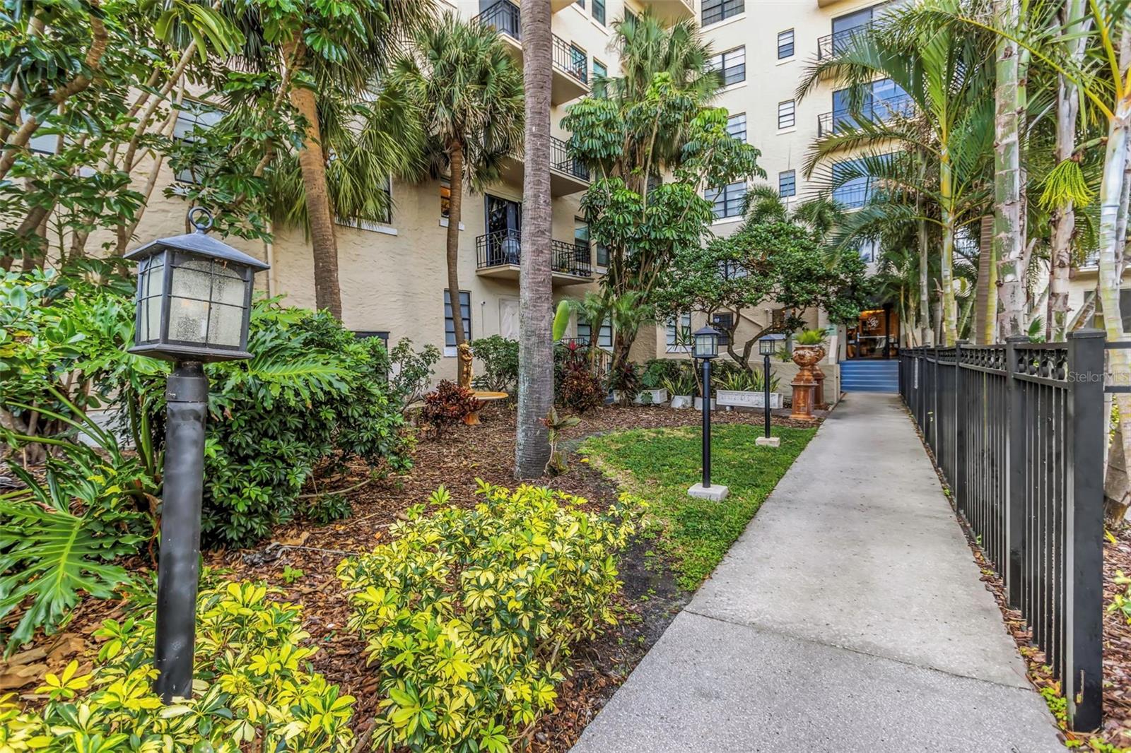 Image 33 of 50 For 2109 Bayshore Boulevard 609
