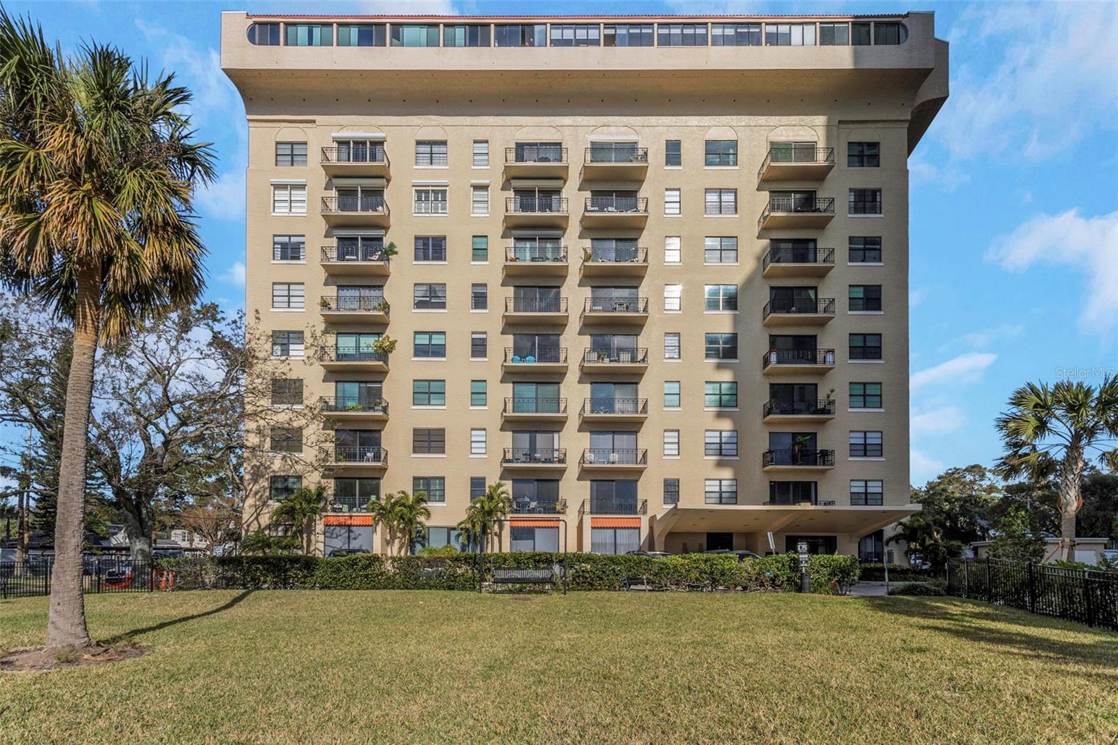 Image 43 of 50 For 2109 Bayshore Boulevard 609
