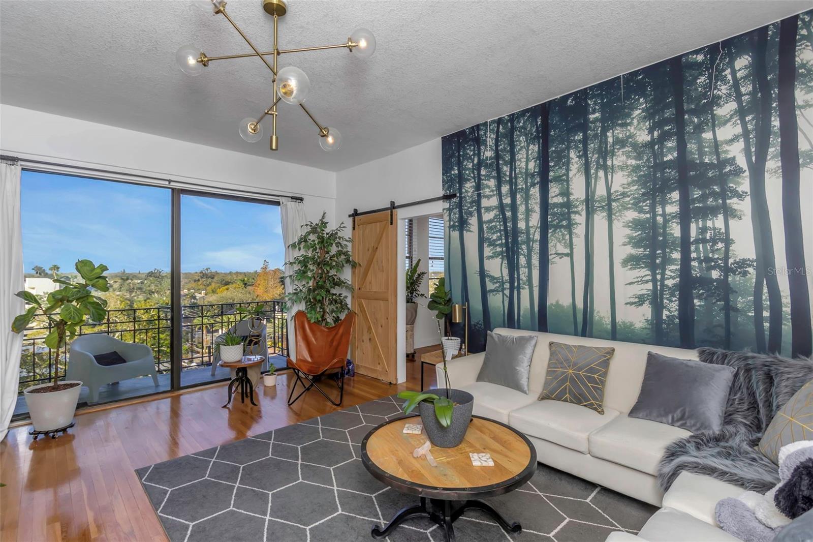 Image 5 of 50 For 2109 Bayshore Boulevard 609