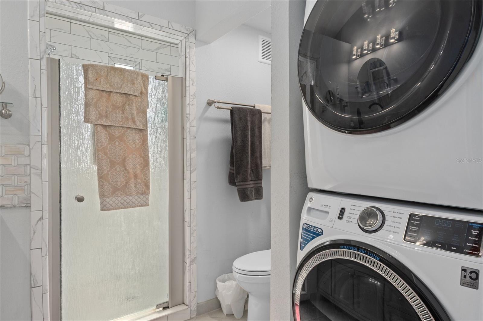 Listing photo id 14 for 10388 Suncoast Boulevard