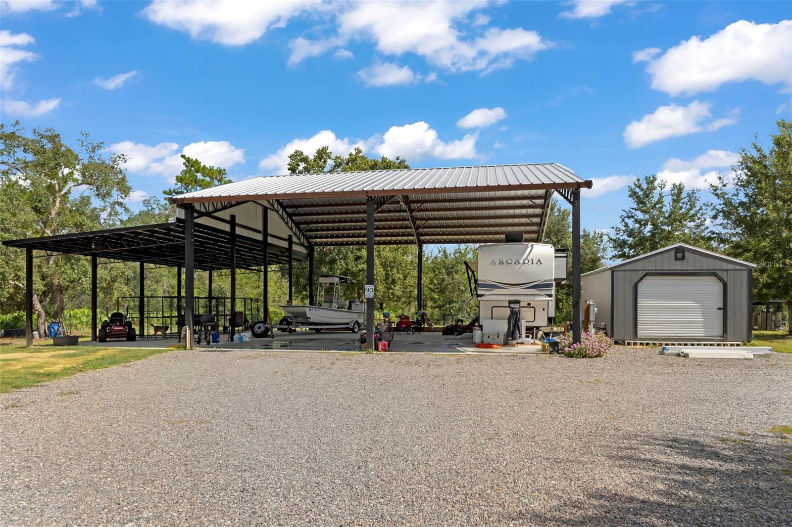Listing photo id 0 for 10388 Suncoast Boulevard