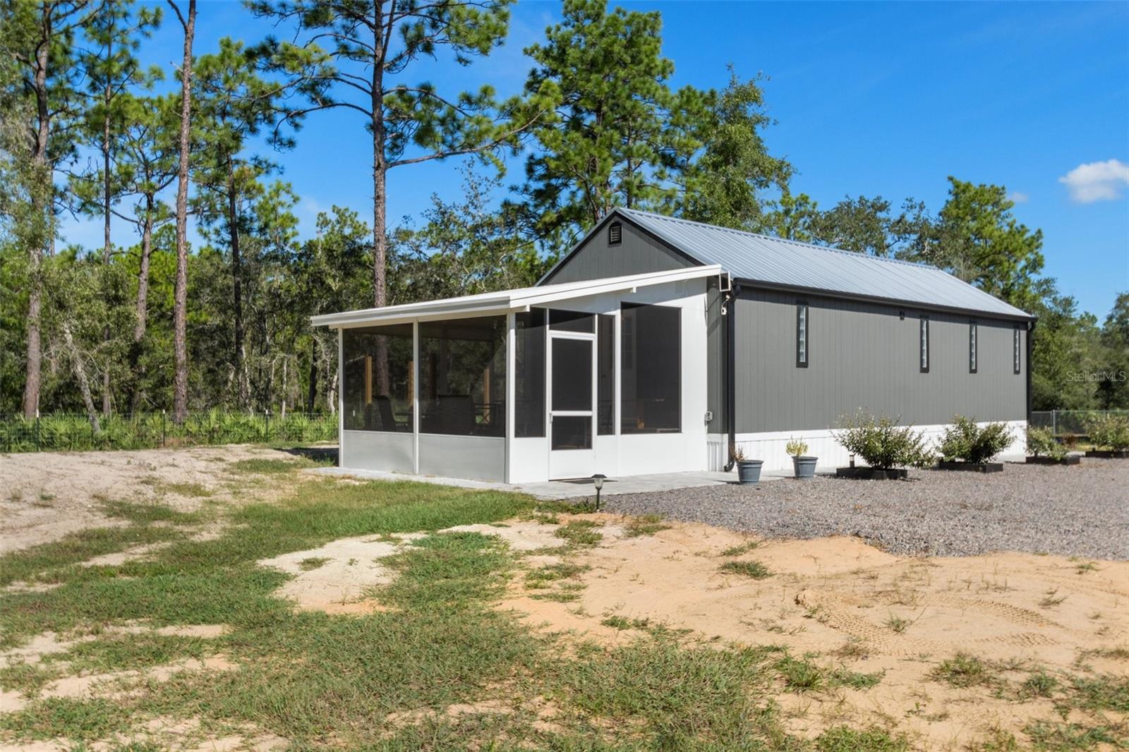 Listing photo id 18 for 10388 Suncoast Boulevard