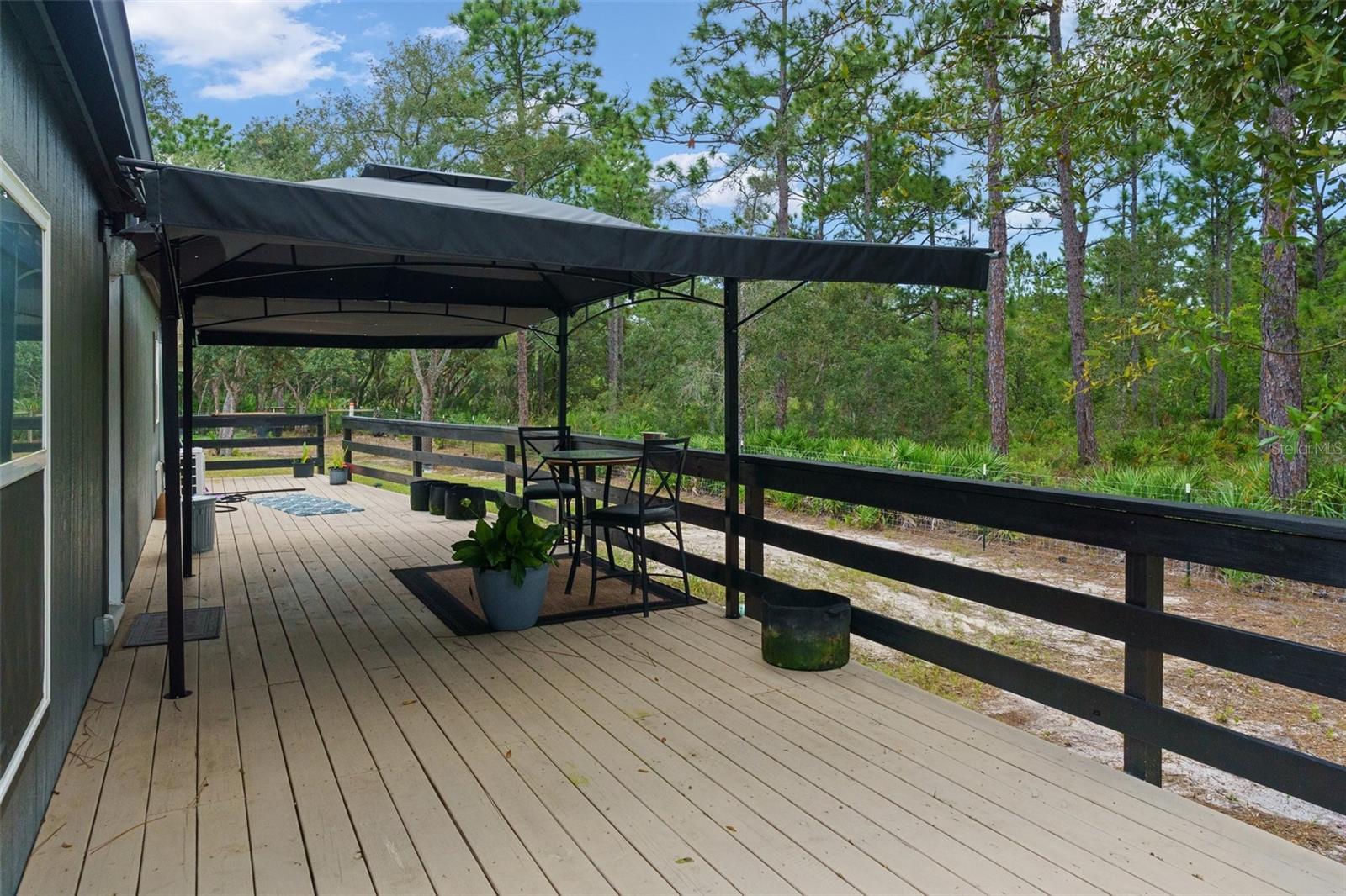 Listing photo id 21 for 10388 Suncoast Boulevard